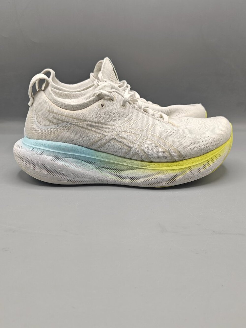 Asics Gel-Nimbus 25 Women's Size 7 Athletic Running Shoes Sneakers Pre-Owned